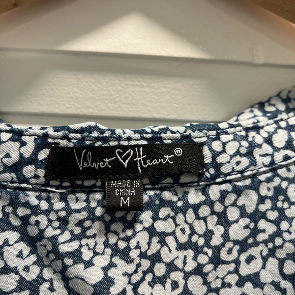 Velvet Heart Blue and White Floral Linen Dress - Picture 3 of 10